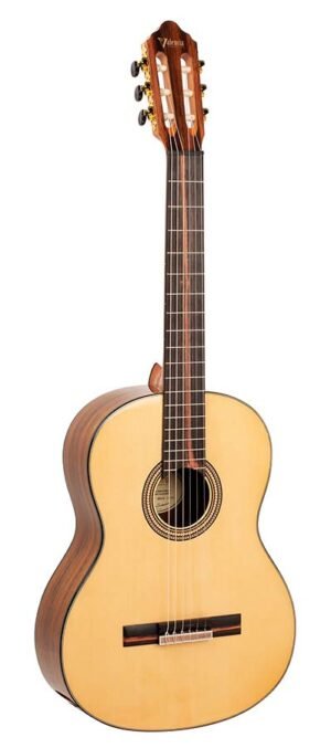 classic guitar 4/4, sitka spruce & walnut, natural