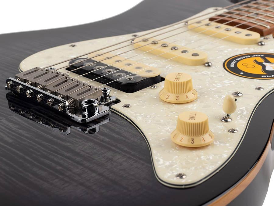 electric guitar S-style with flamed maple top transparent black - Afbeelding 4