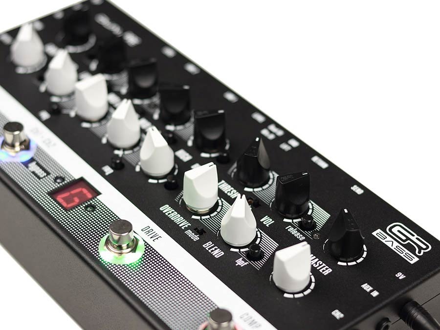 dual channel preamp pedal, 4-band EQ, drive, comp, tuner, DI, headphones, parallel outs, no PSU inc - Afbeelding 8