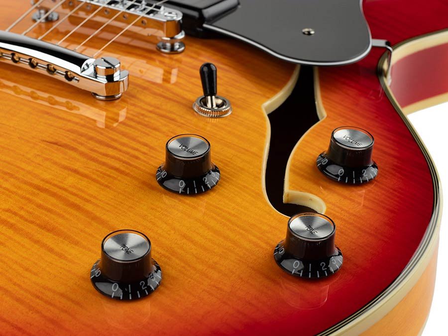 electric guitar archtop with P90s cherry sunburst - Afbeelding 4