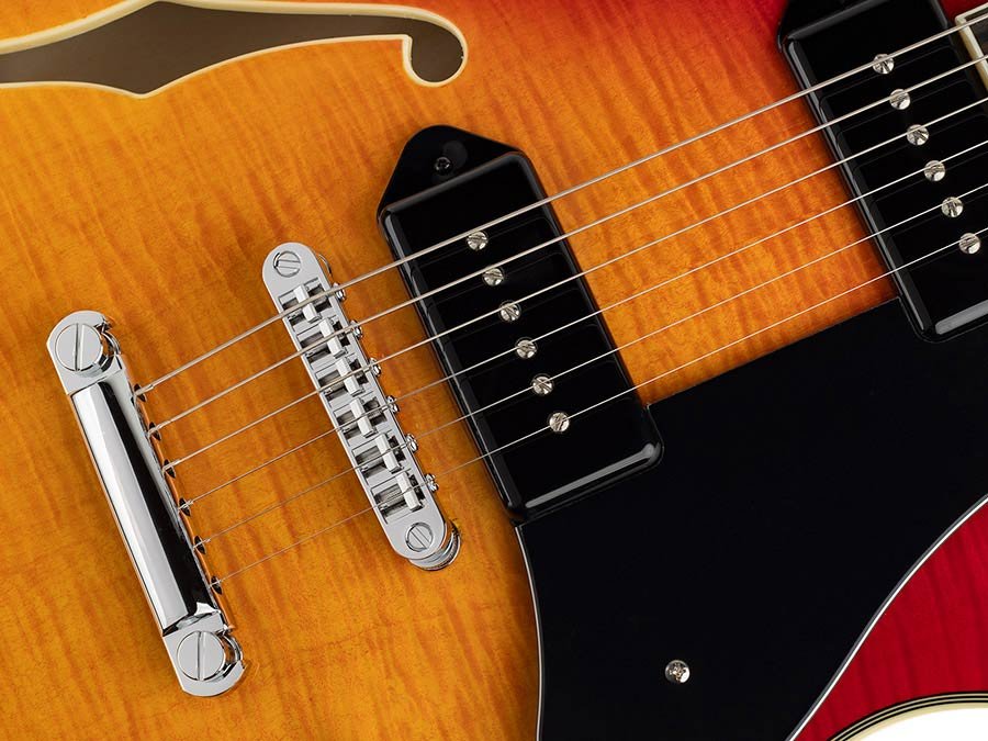 electric guitar archtop with P90s cherry sunburst - Afbeelding 6