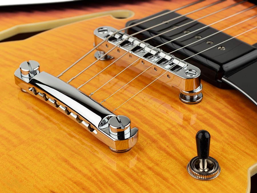 electric guitar archtop with P90s vintage sunburst - Afbeelding 3
