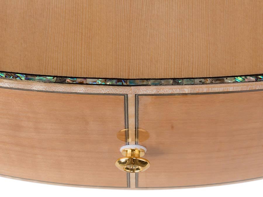 jumbo guitar with solid spruce top, maple b&s, amara ebony fb, with deluxe gigbag and wooden stand - Afbeelding 7