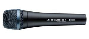 vocal microphone, dynamic, cardioid, 3-pin xlr-m, black, includes clip and bag