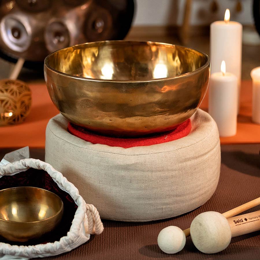brass singing bowl 15cm, with mallet - felt ring - cotton bag - Afbeelding 8