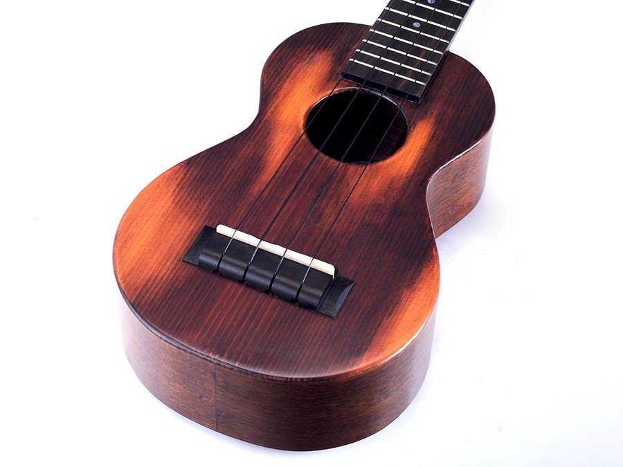 all solid soprano ukulele, red cedar top, mahogany body & neck, amara ebony fb, with bag and strap - Afbeelding 7