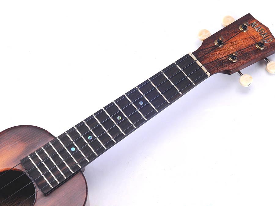 all solid soprano ukulele, red cedar top, mahogany body & neck, amara ebony fb, with bag and strap - Afbeelding 9